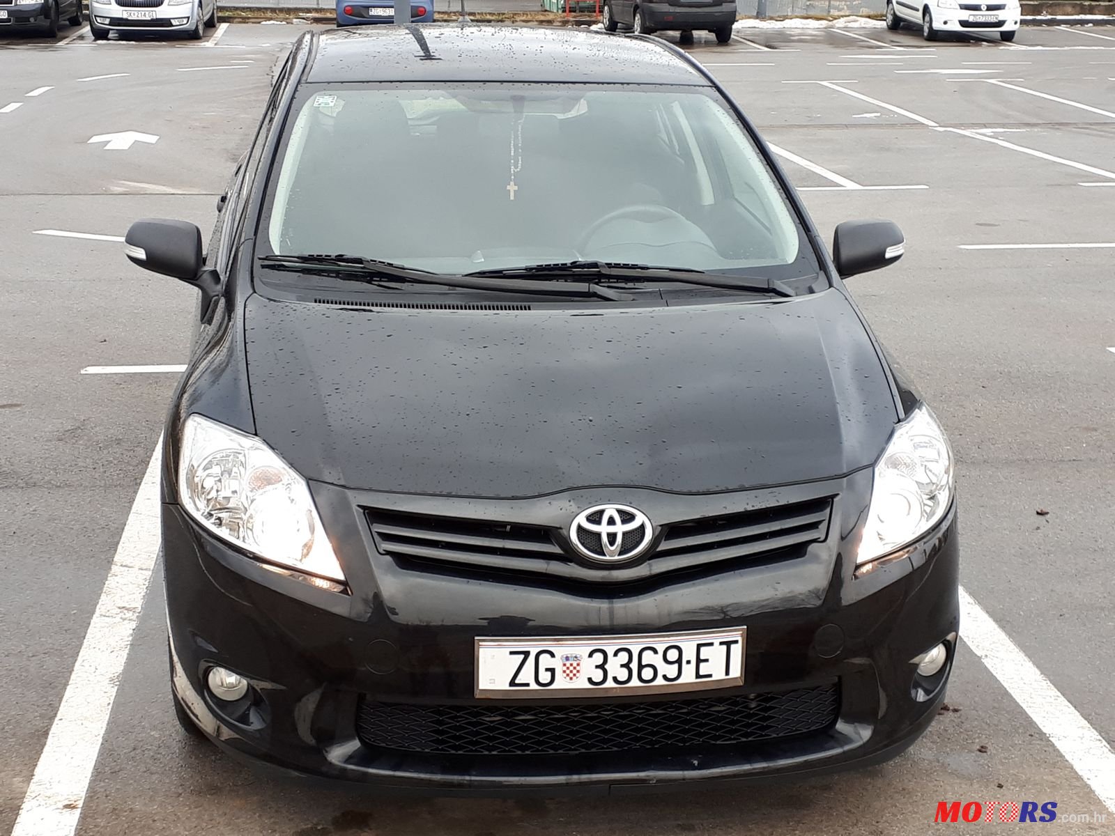 2012' Toyota Auris photo #4