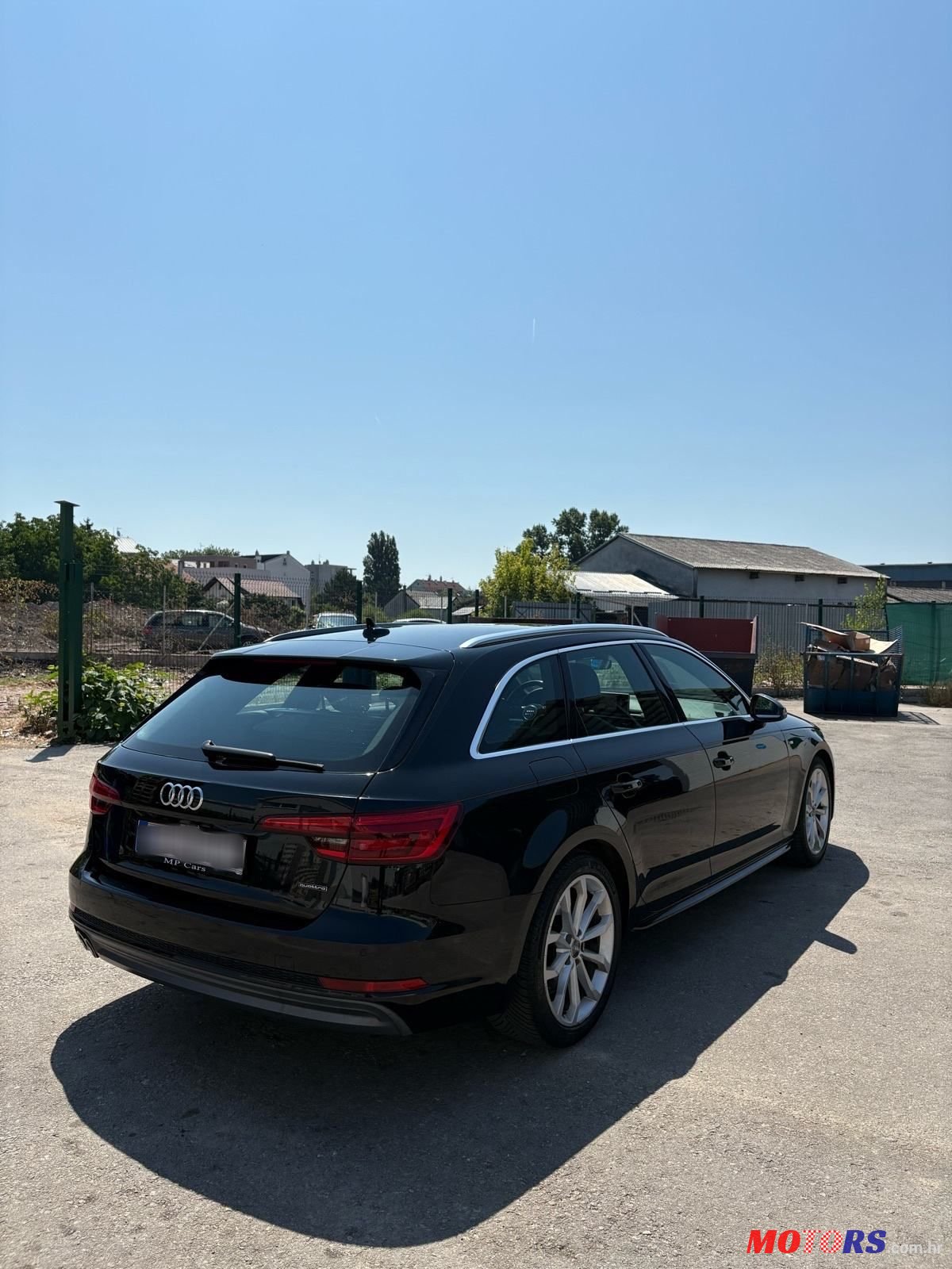 2017' Audi A4 Avant photo #3