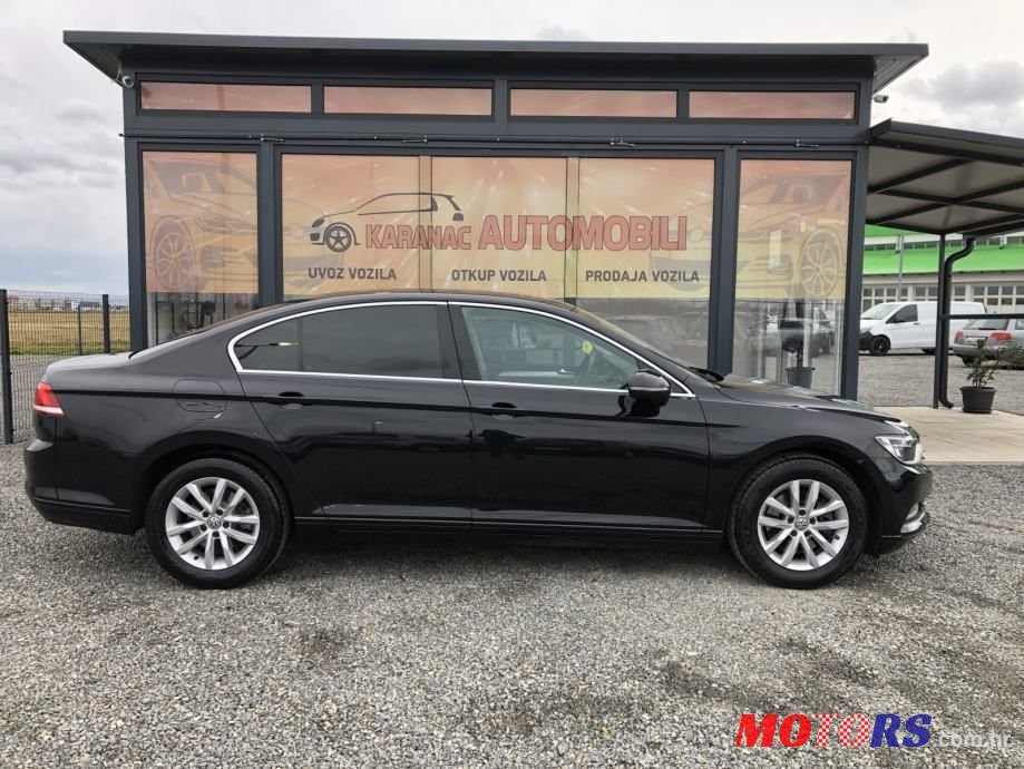 2017' Volkswagen Passat photo #4