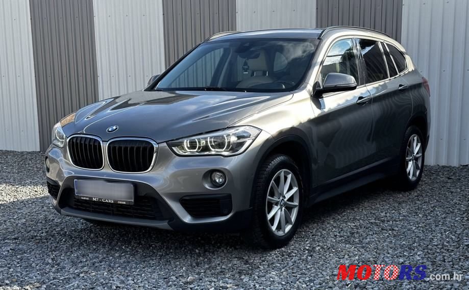 2017' BMW X1 18D photo #2