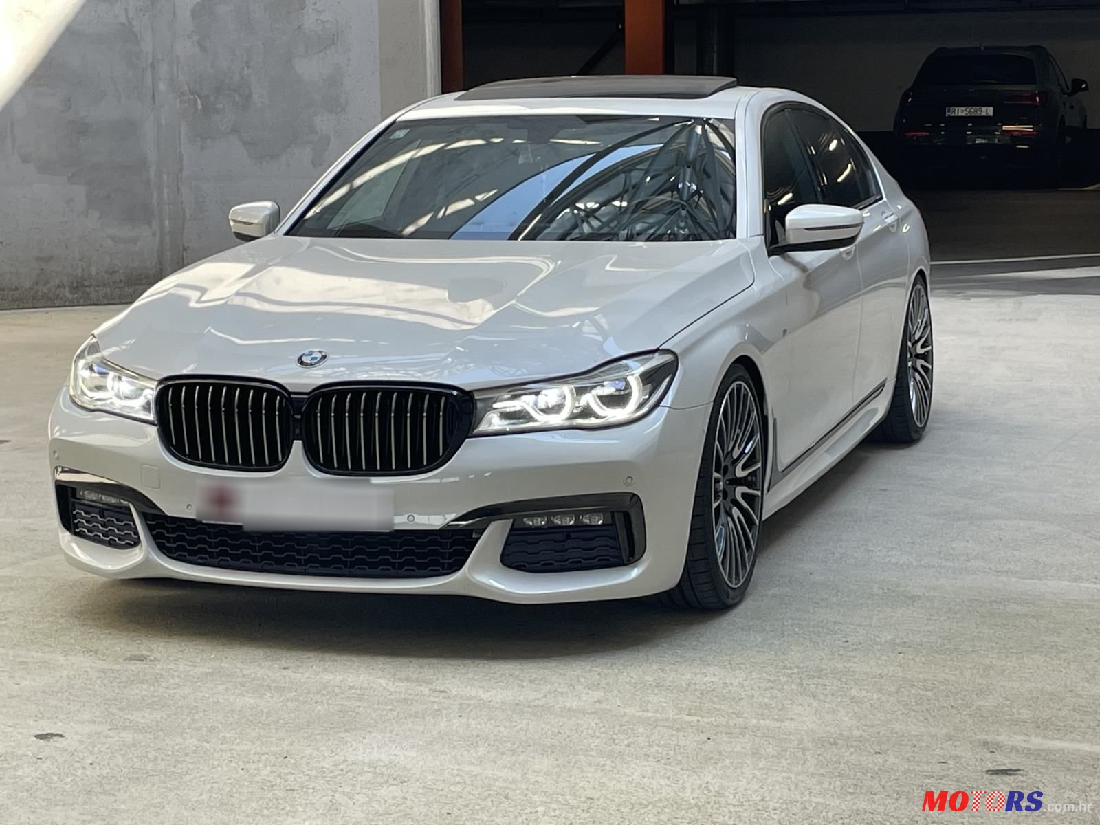 2016' BMW Serija 7 730D photo #3