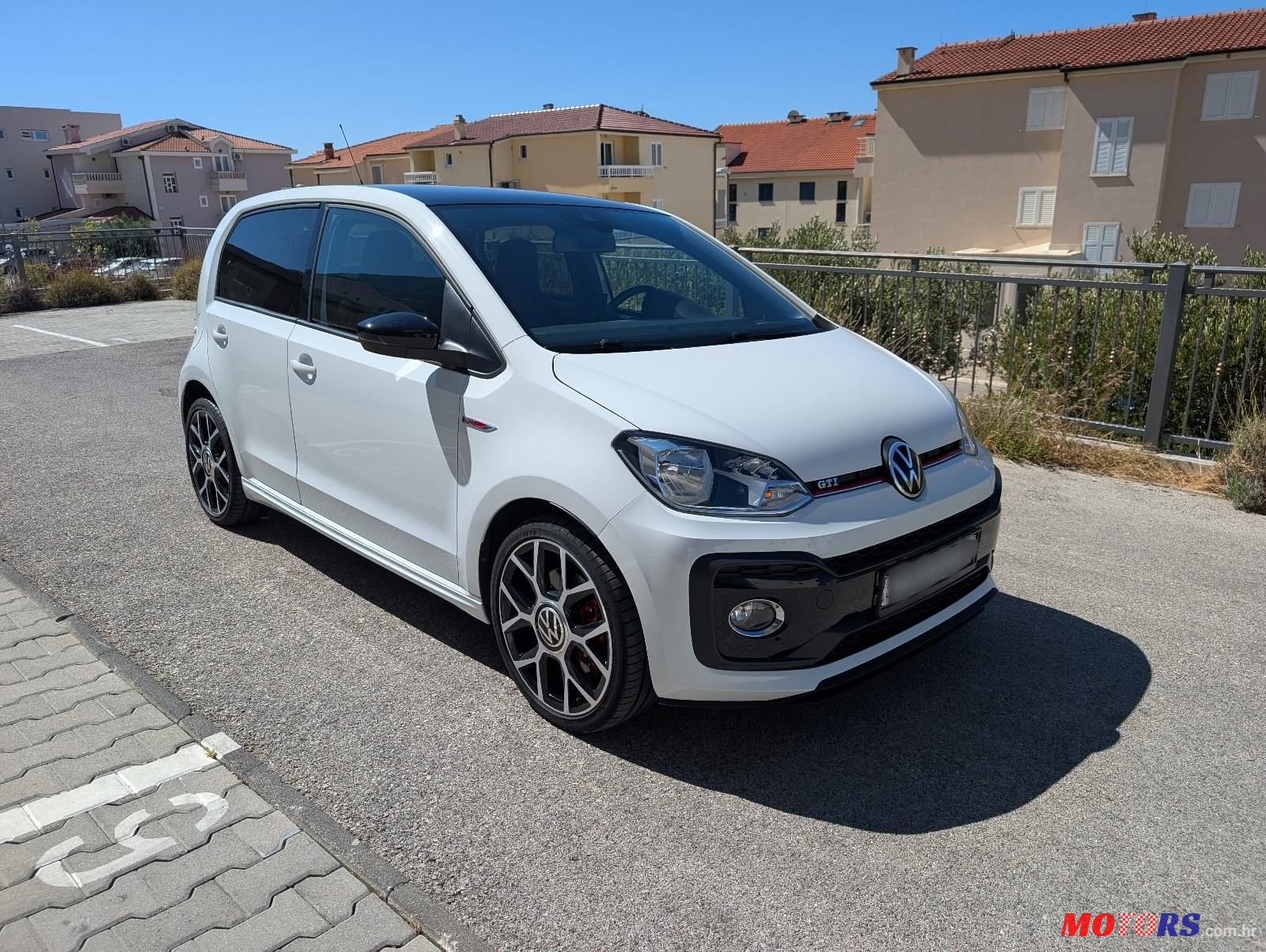 2021' Volkswagen Up! Gti photo #3