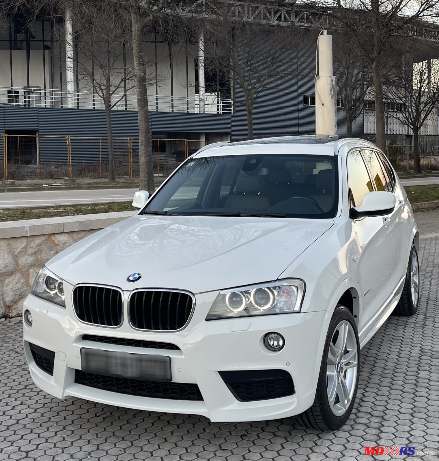 2013' BMW X3 Xdrive20D photo #2