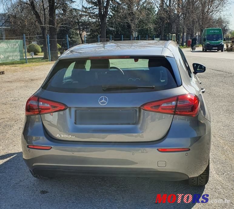 2018' Mercedes-Benz A-Klasa 180 D photo #2