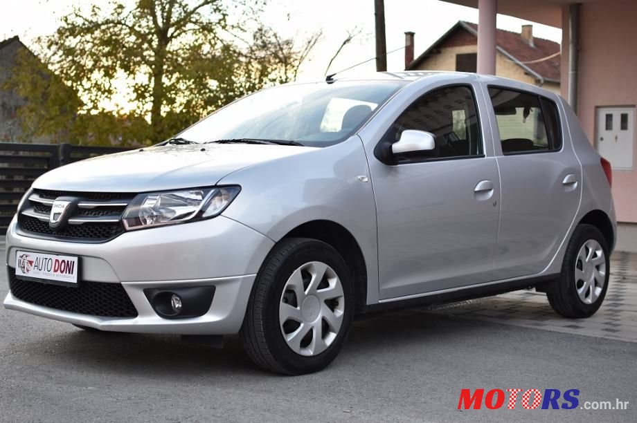 2014' Dacia Sandero photo #3