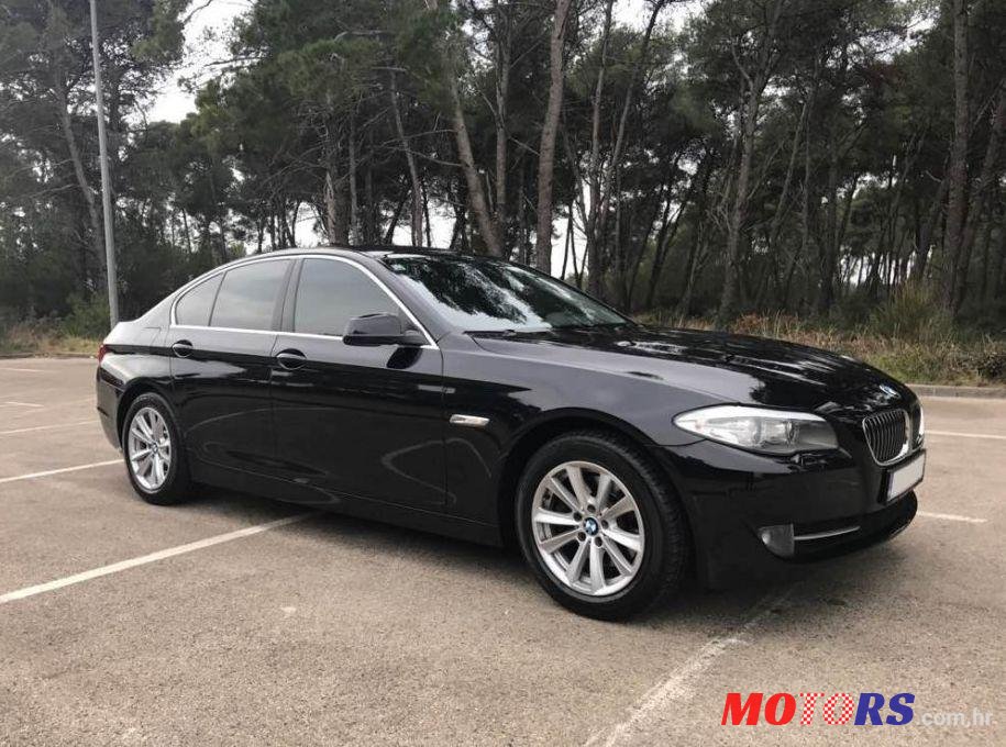 2013' BMW 5 Series 520D photo #1