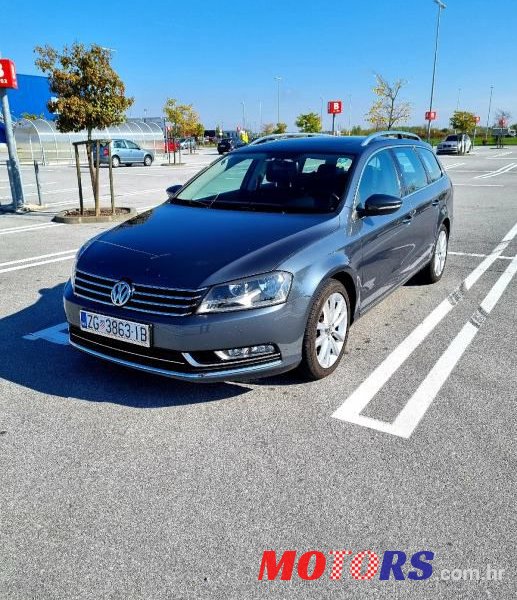 2012' Volkswagen Passat Variant photo #1