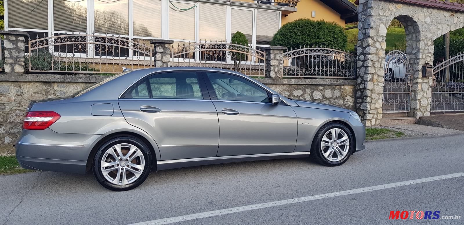 2010' Mercedes-Benz E-Klasa 200 Cdi photo #2