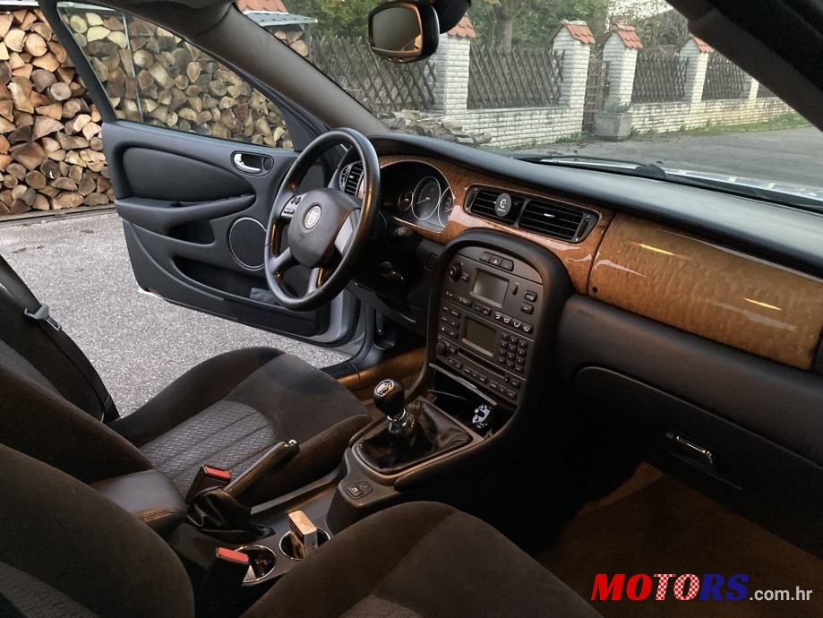 2006' Jaguar X-Type 2,2 D photo #4