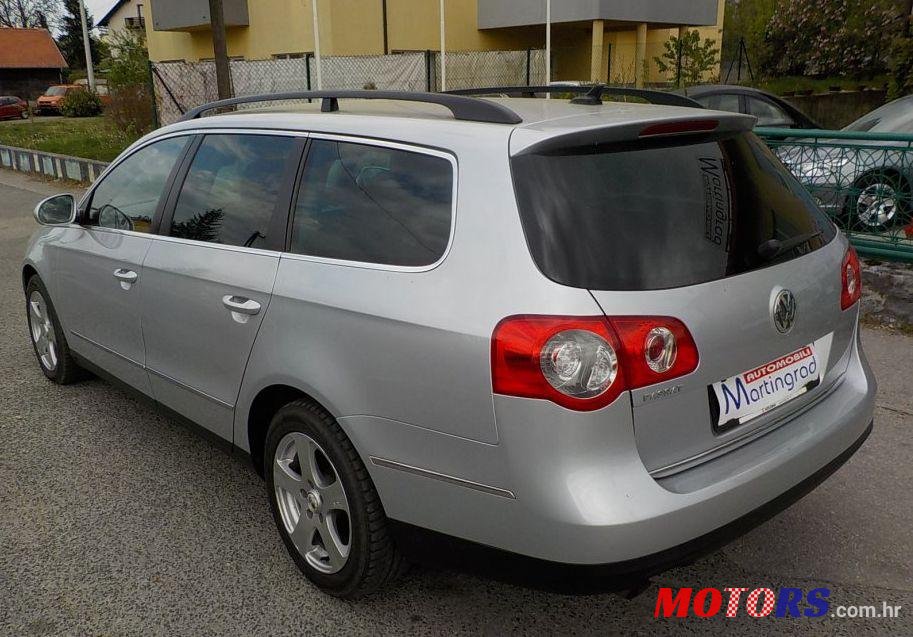 2010' Volkswagen Passat Variant photo #2