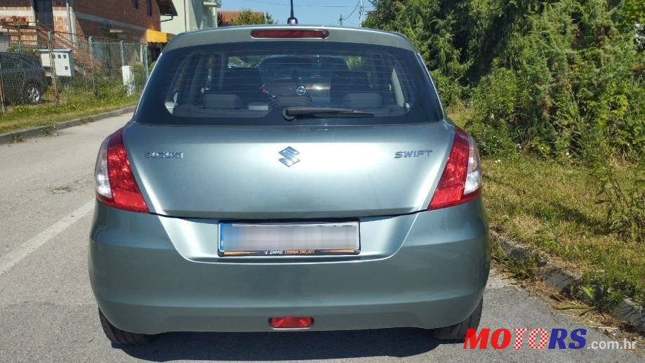 2010' Suzuki Swift 1,3 photo #6