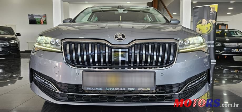 2021' Skoda Superb Combi photo #4