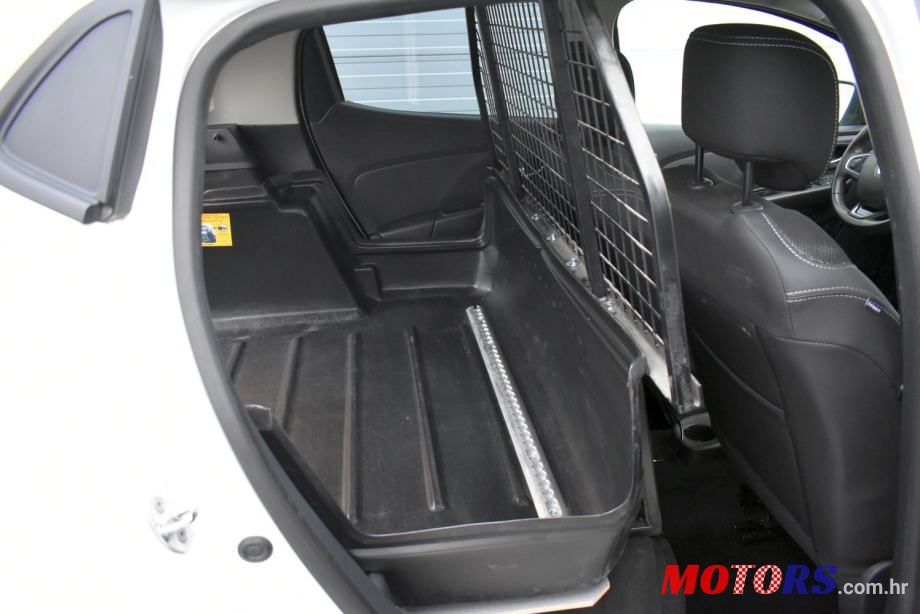 2016' Renault Clio 1.5 Dci photo #6