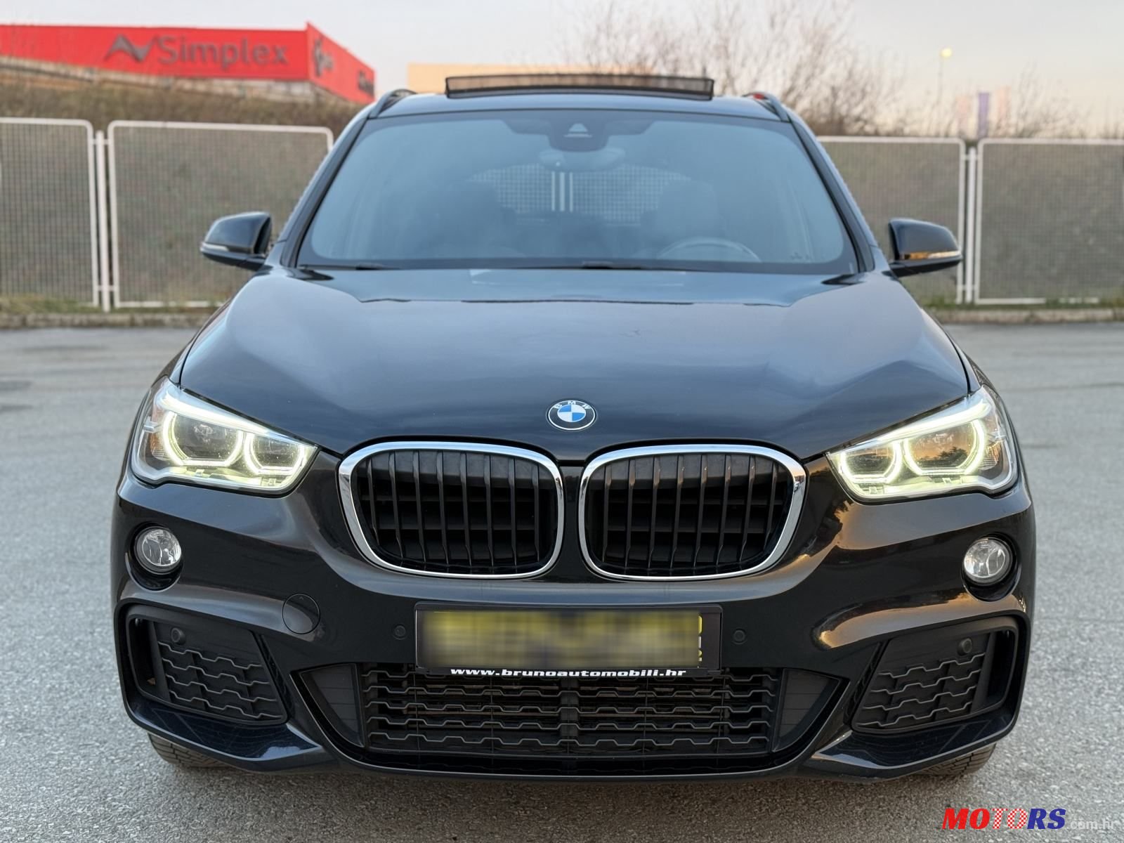 2017' BMW X1 Sdrive18D photo #2