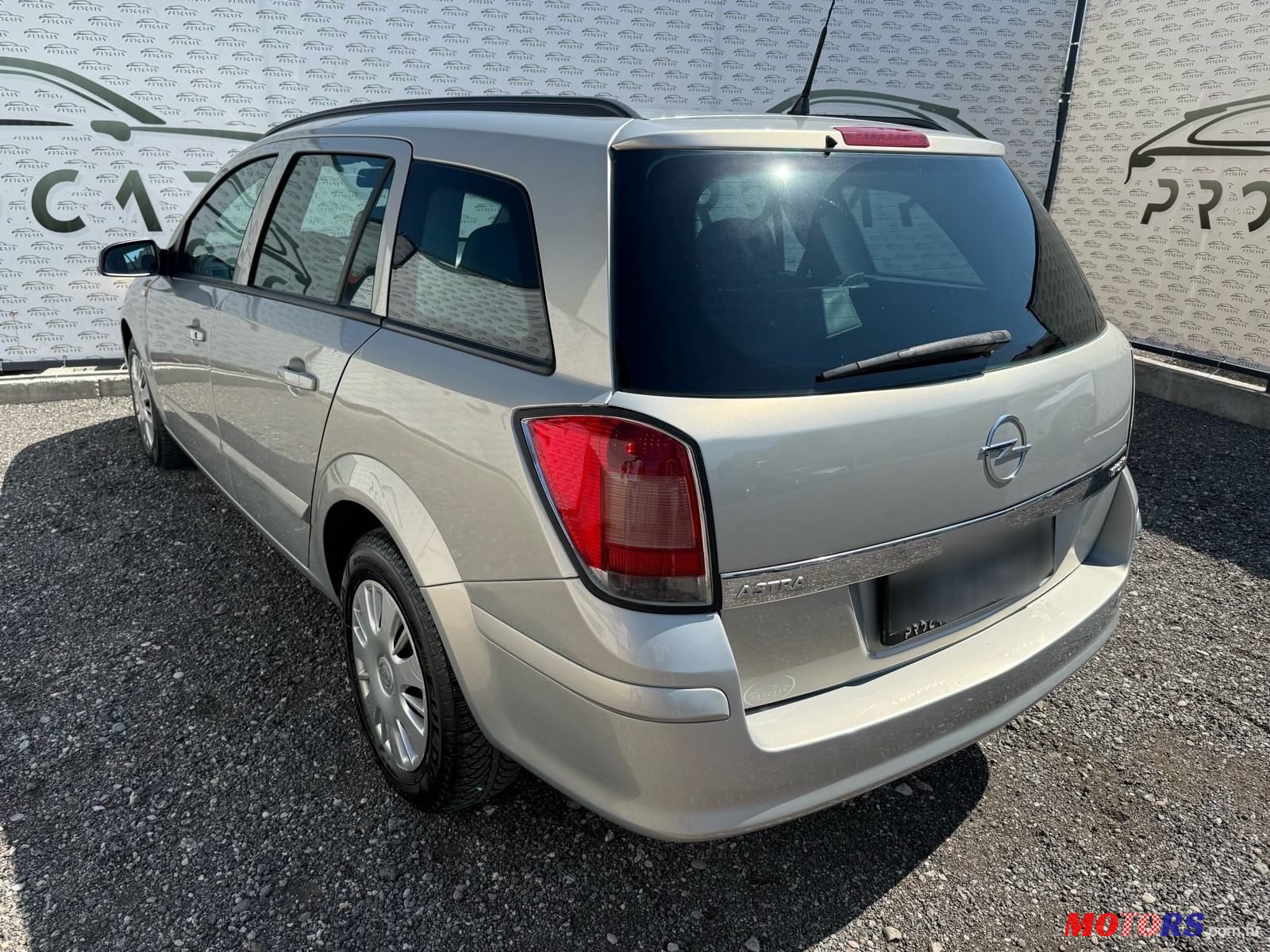 2008' Opel Astra Karavan photo #6