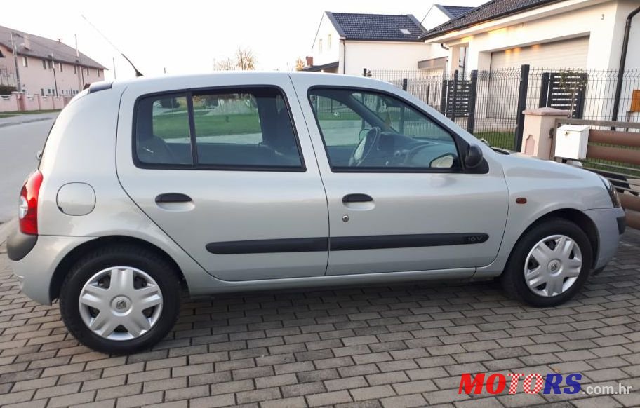 2002' Renault Clio 1,2 16V photo #1