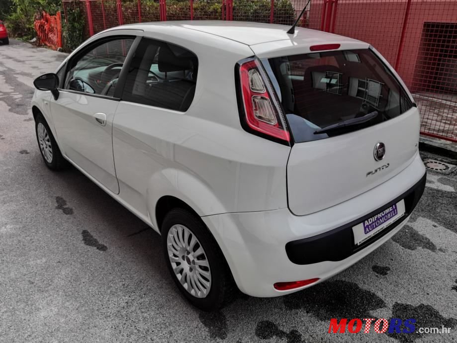 2010' Fiat Punto Evo photo #4