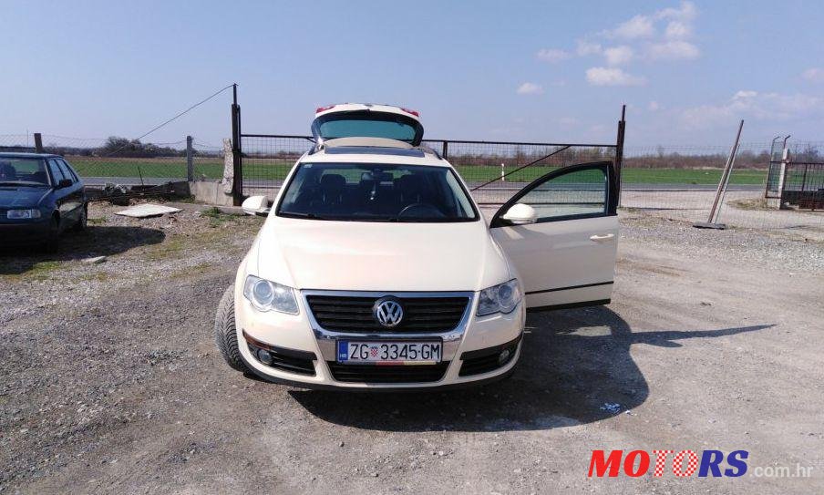 2010' Volkswagen Passat Variant photo #2