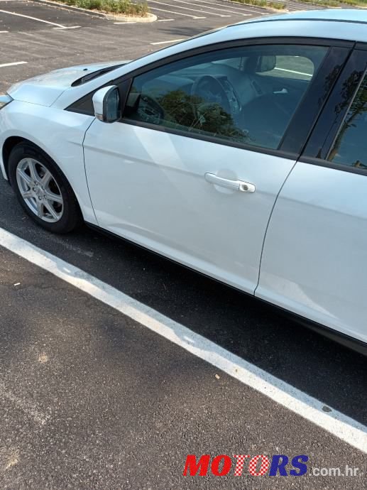 2016' Ford Focus photo #6