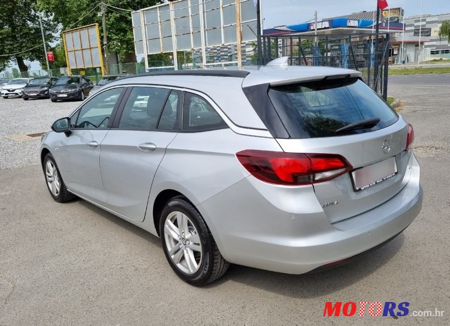 2017' Opel Astra Karavan photo #4