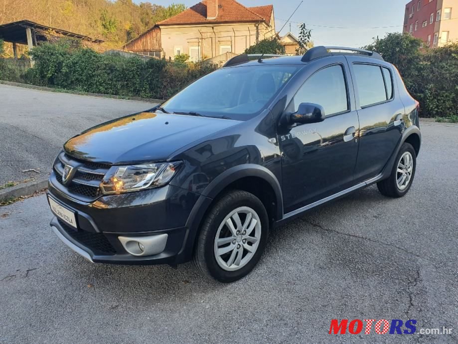 2016' Dacia Sandero photo #2