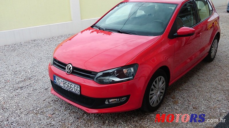 2011' Volkswagen Polo photo #1