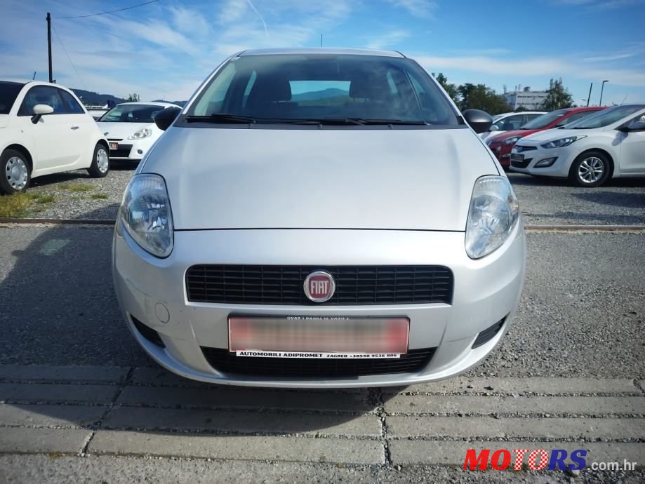 2012' Fiat Punto photo #3