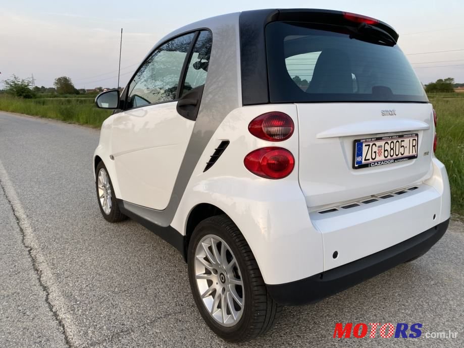 2010' Smart Fortwo photo #2
