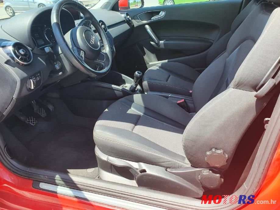 2011' Audi A1 1,6 Tdi photo #6