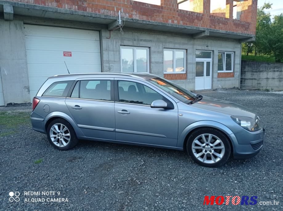 2005' Opel Astra Karavan photo #5