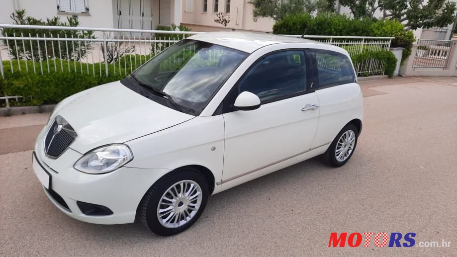 2009' Lancia Y photo #2