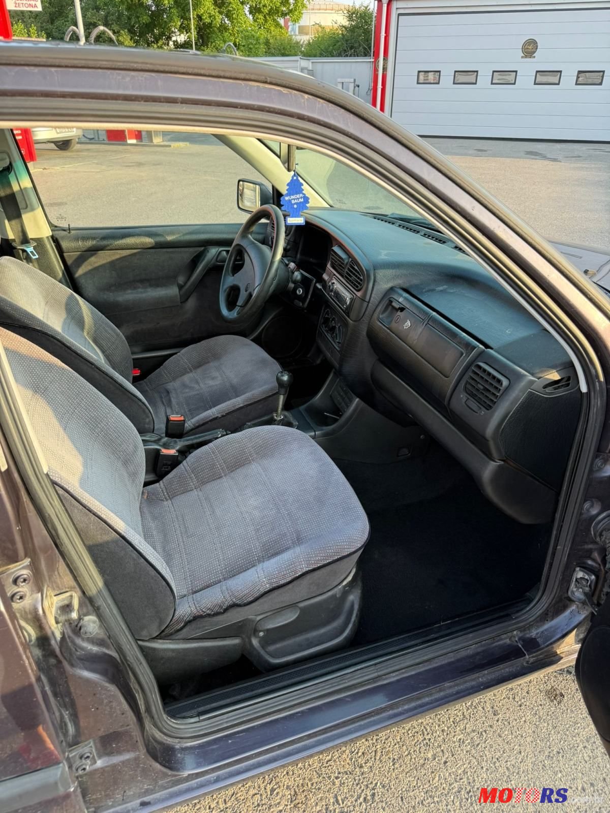 1992' Volkswagen Vento Cl photo #2