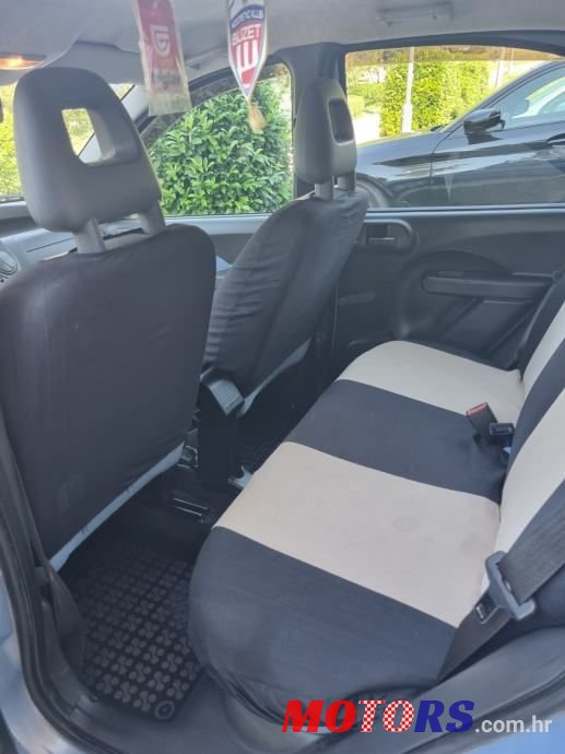 2008' Fiat Panda photo #5