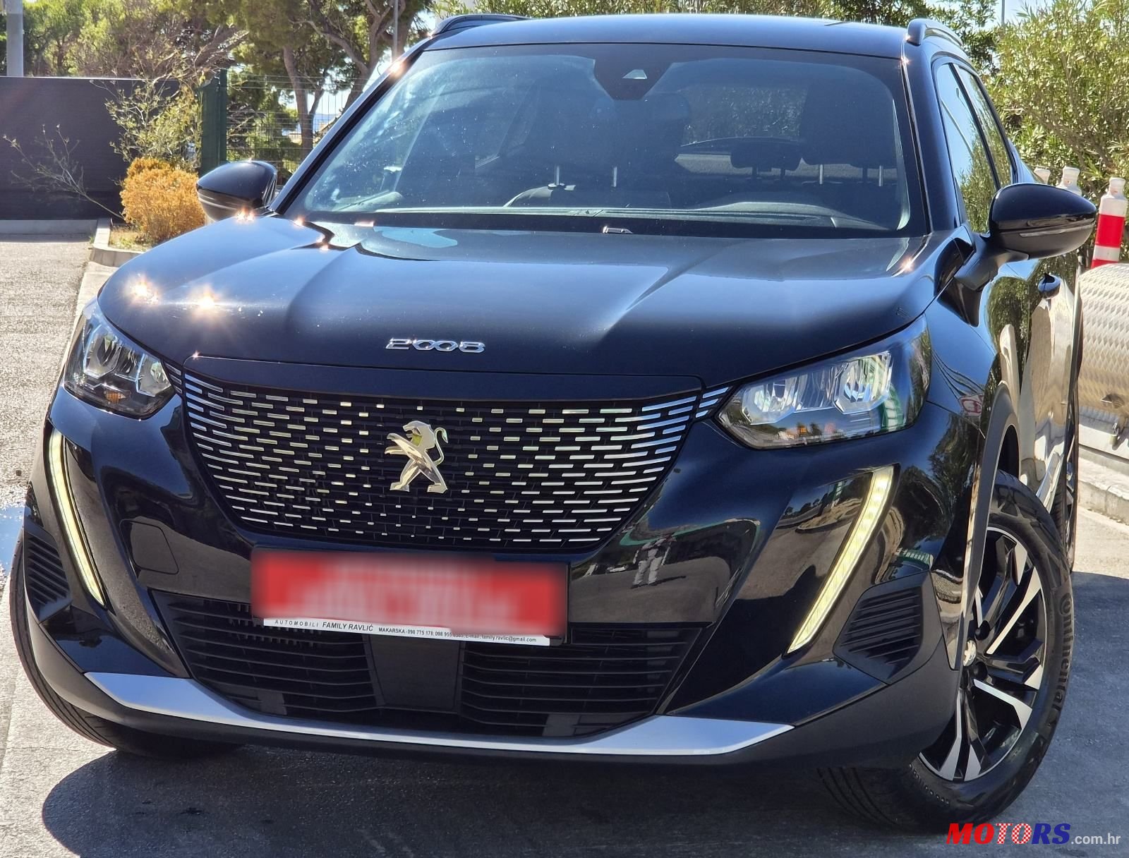 2023' Peugeot 2008 1,5 photo #1