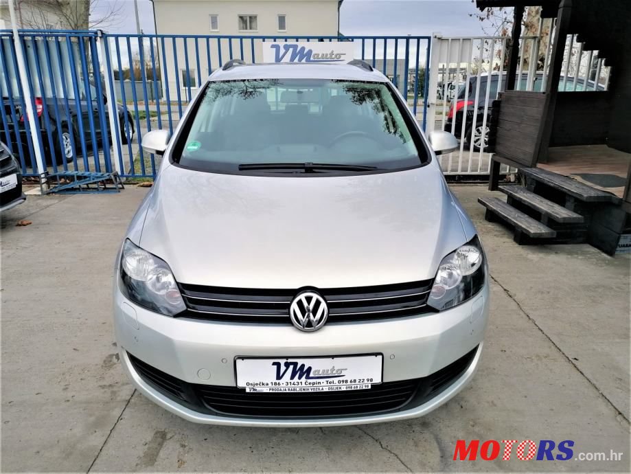 2009' Volkswagen Golf Plus photo #1