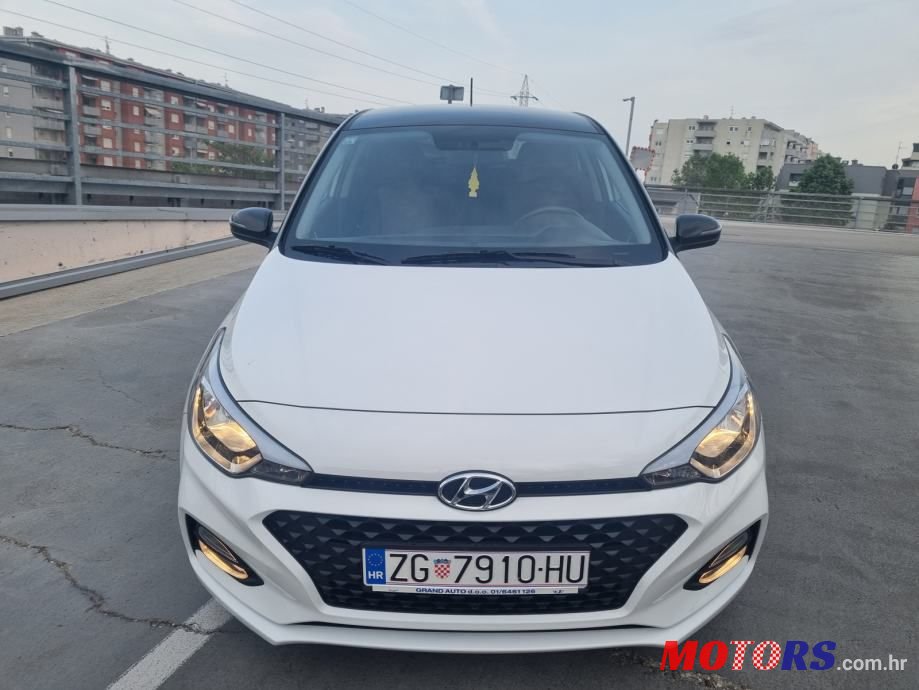 2020' Hyundai i20 1,0 T-Gdi photo #2