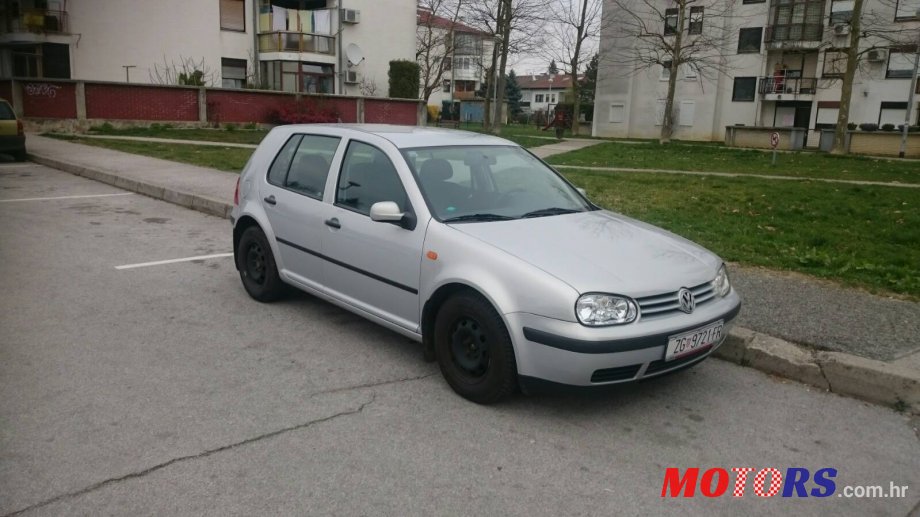 1999' Volkswagen Golf photo #2
