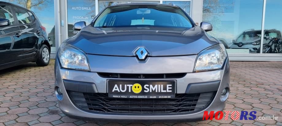 2010' Renault Megane Grandtour photo #4