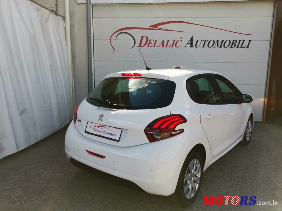 2020' Peugeot 208 photo #4