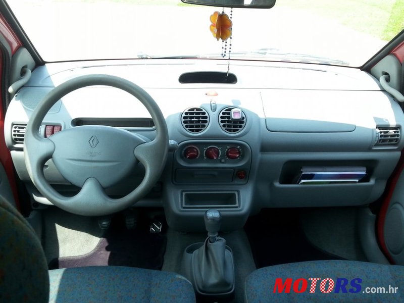 2003' Renault Twingo photo #2
