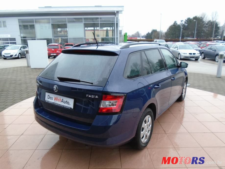 2016' Skoda Fabia Combi photo #4