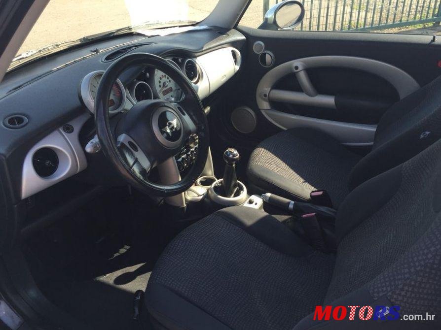2002' MINI Cooper Mini One photo #1