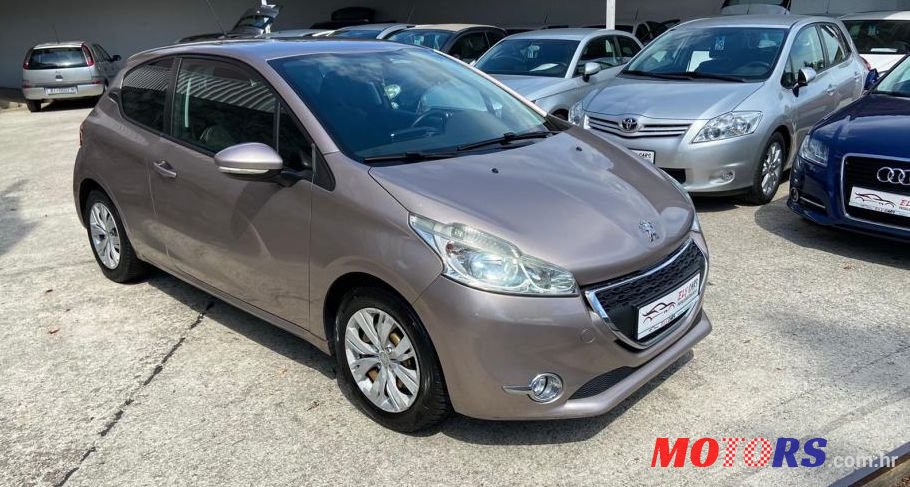 2012' Peugeot 208 1,4 Hdi photo #1