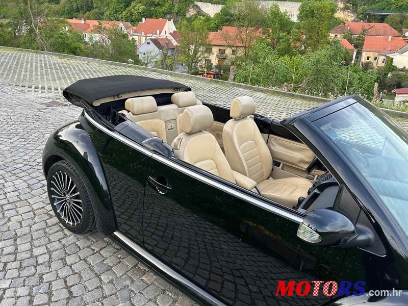 2004' Volkswagen Beetle 1,6 photo #6