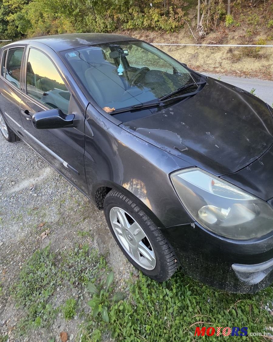 2007' Renault Clio 1,4 16V photo #3