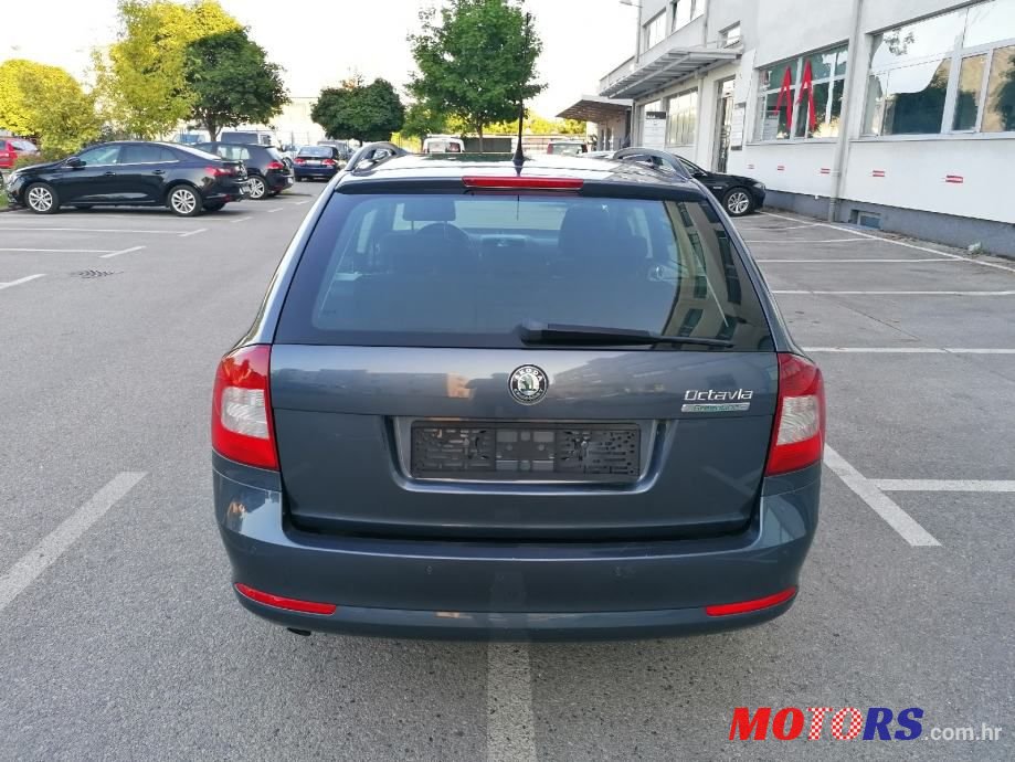 2010' Skoda Octavia Combi photo #5