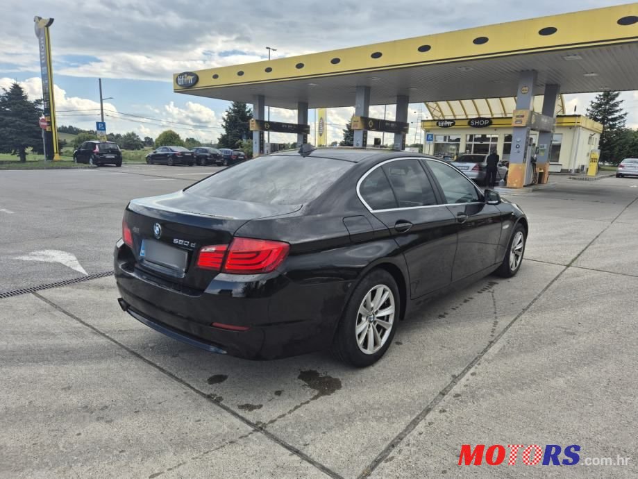 2011' BMW Serija 5 520D photo #3