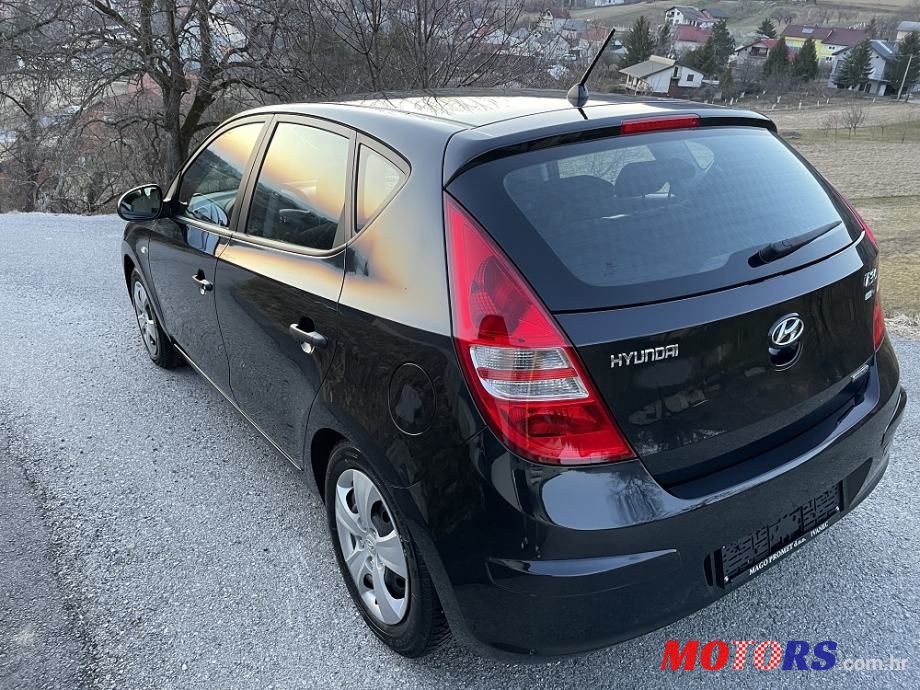 2009' Hyundai i30 1,6 Crdi photo #3