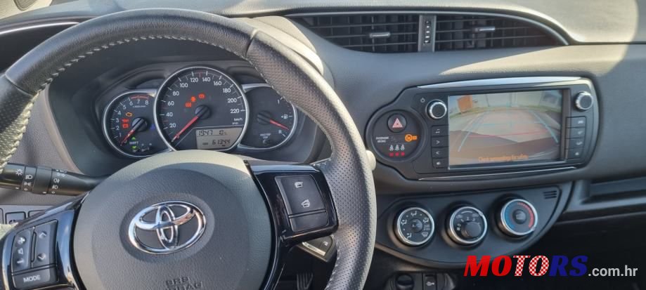 2016' Toyota Yaris photo #3