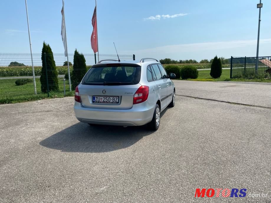 2009' Skoda Fabia Combi photo #5